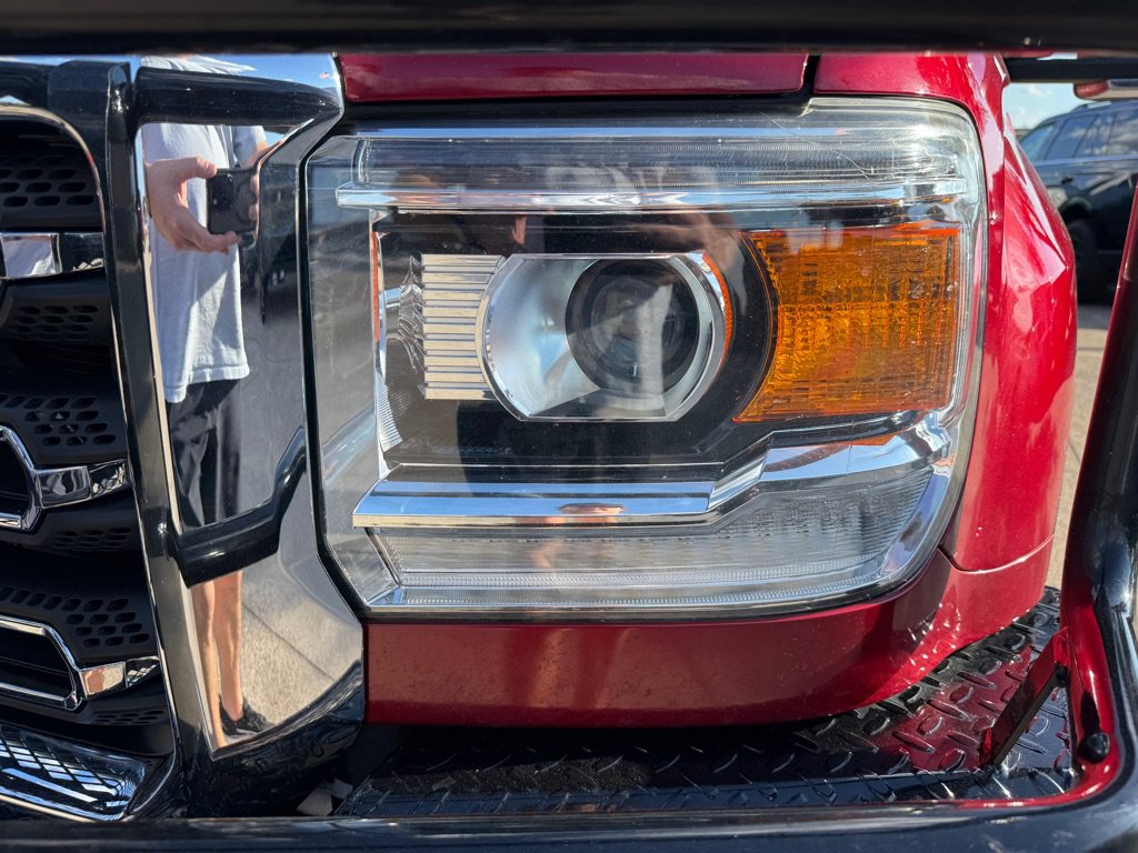 Used 2019 GMC Sierra 2500 SLT w/ Duramax Plus Package AWD/4WD image 14