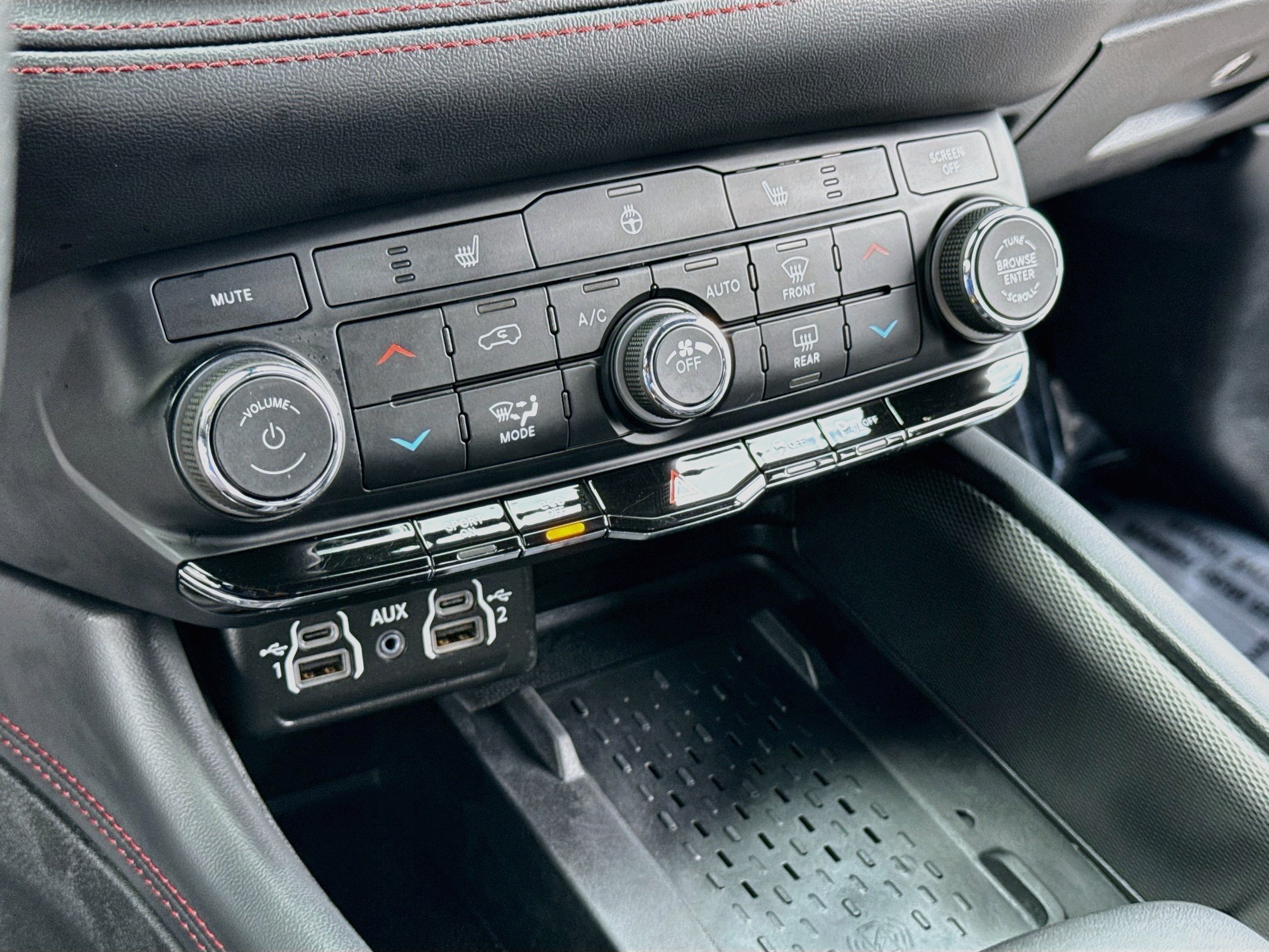 Used 2025 Dodge Durango R/T AWD/4WD image 16