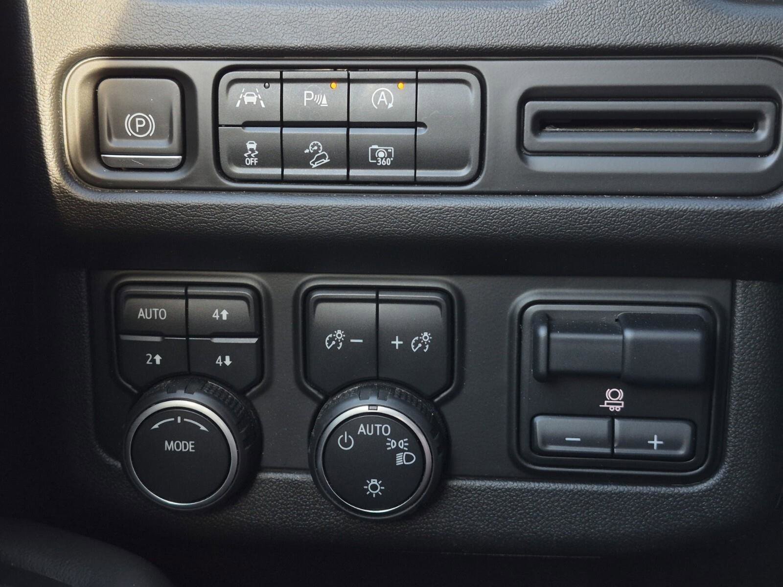 Used 2023 Chevrolet Tahoe Z71 w/ Luxury Package image 24