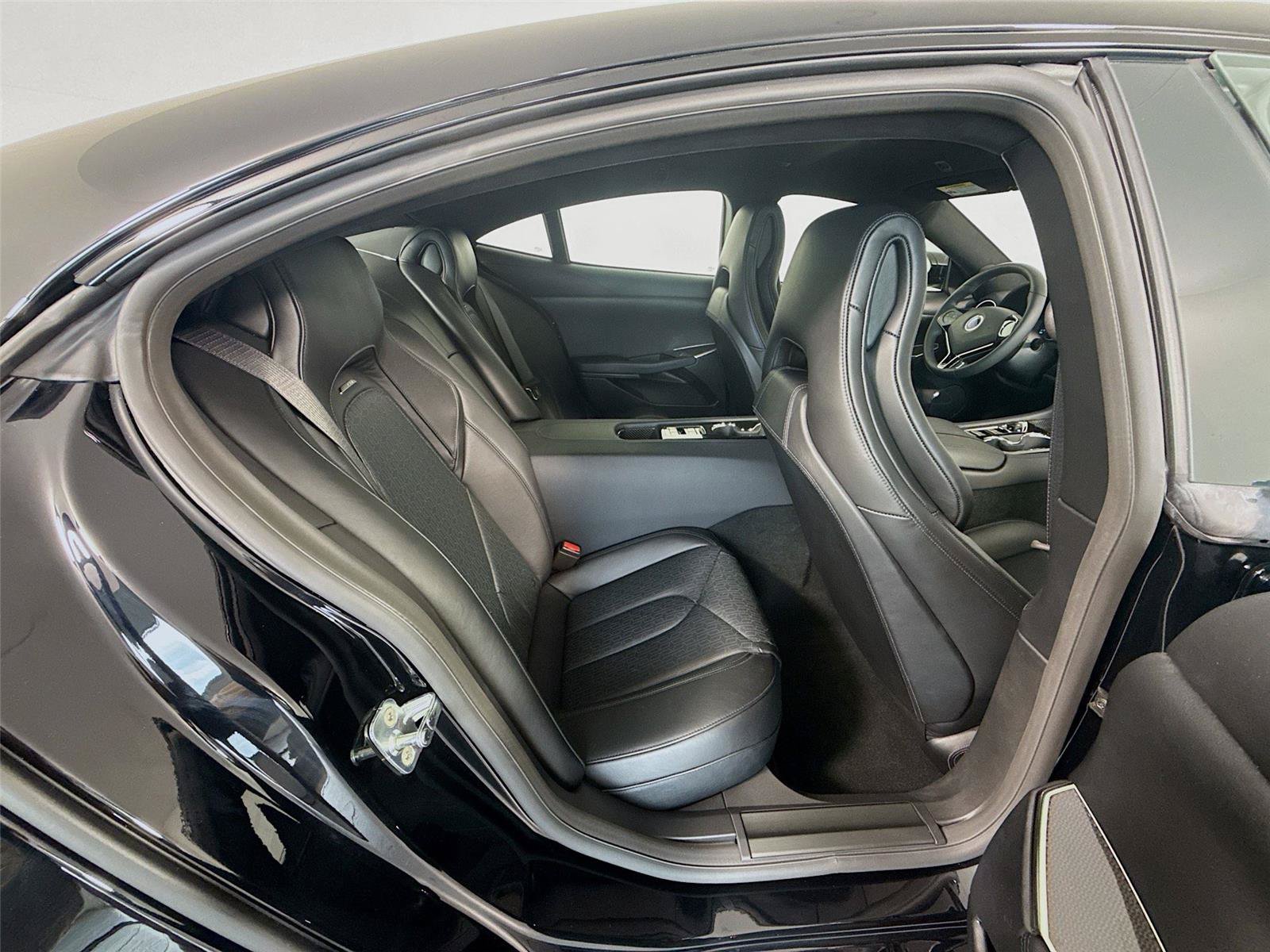 New 2025 Karma Revero Luxury RWD image 13