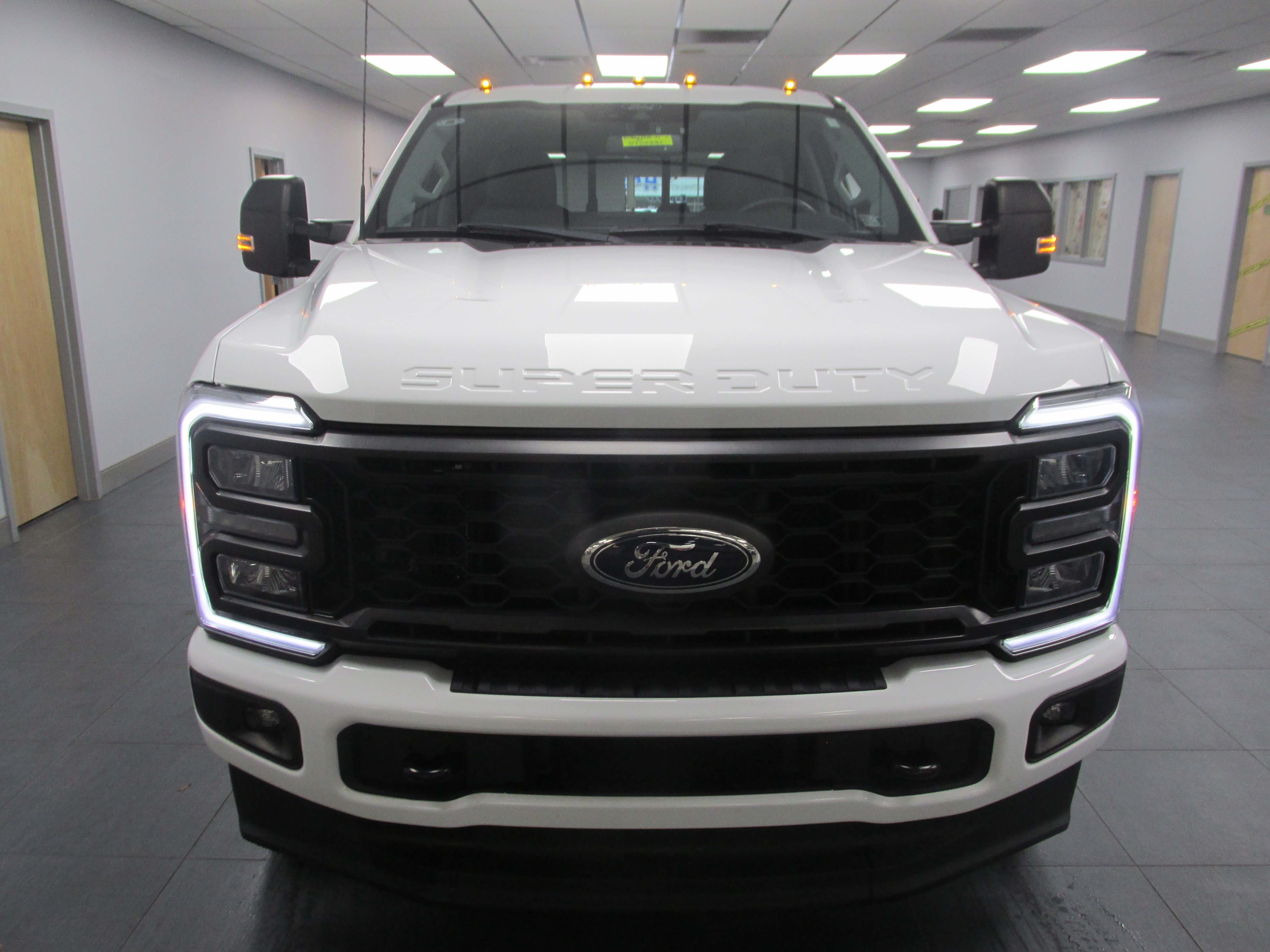 Used 2024 Ford F250 XLT w/ XLT Premium Package AWD/4WD image 2