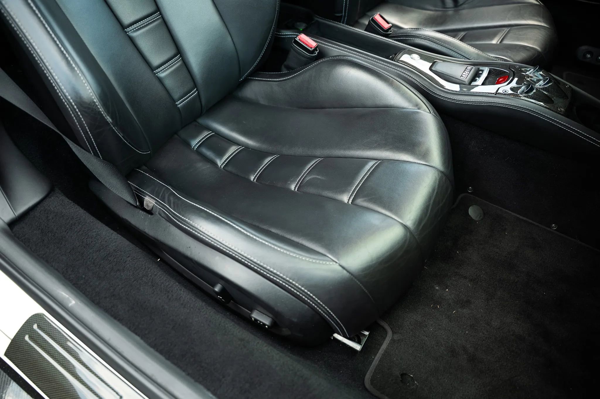 Used 2011 Ferrari 458 Italia Coupe RWD image 61