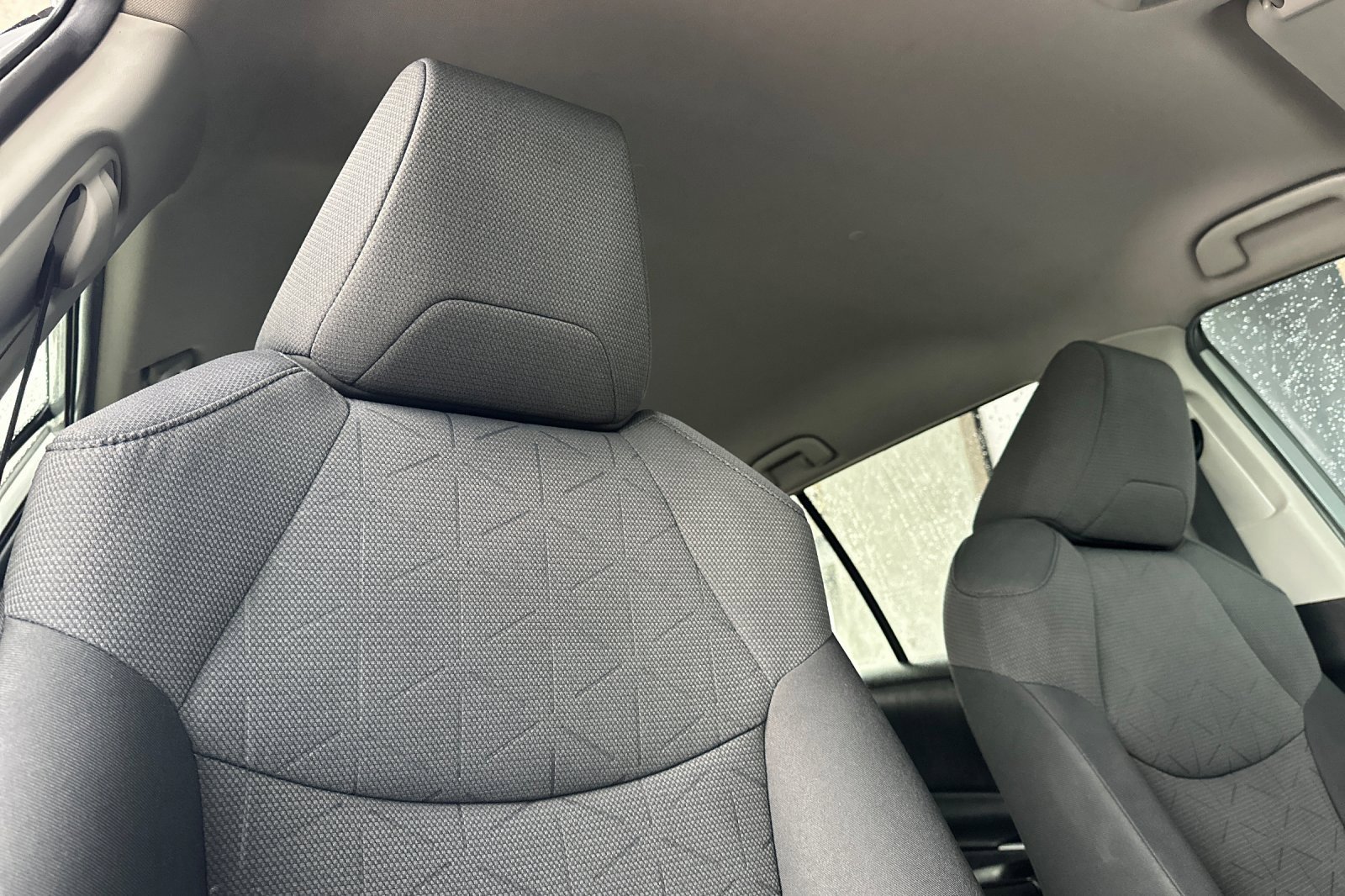 Used 2021 Toyota RAV4 XLE image 19