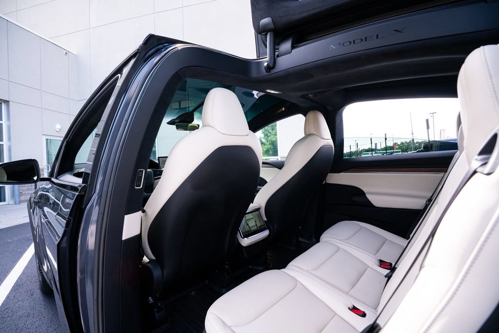 Used 2023 Tesla Model X AWD/4WD image 34