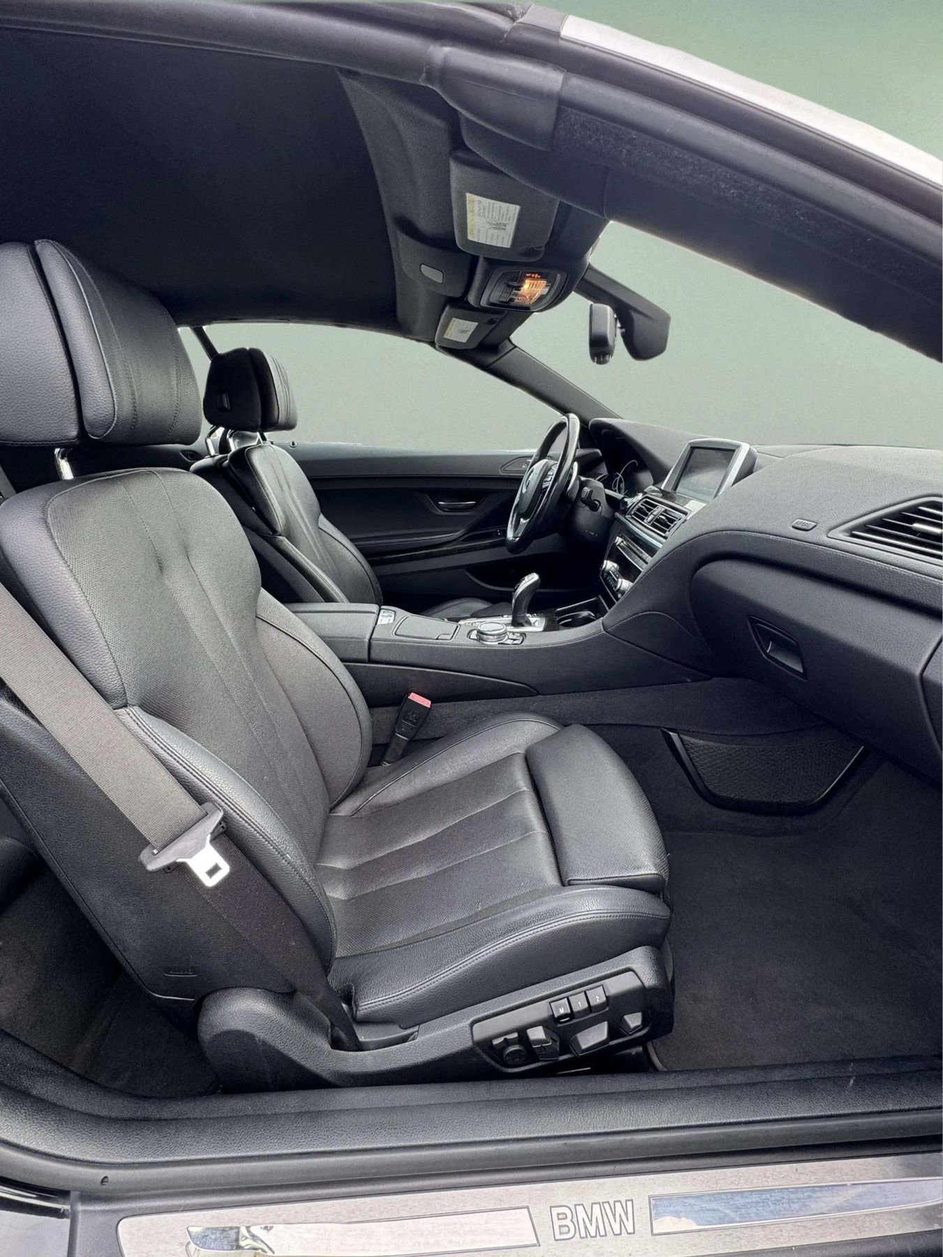 Used 2015 BMW 640i Convertible w/ Executive Package image 11