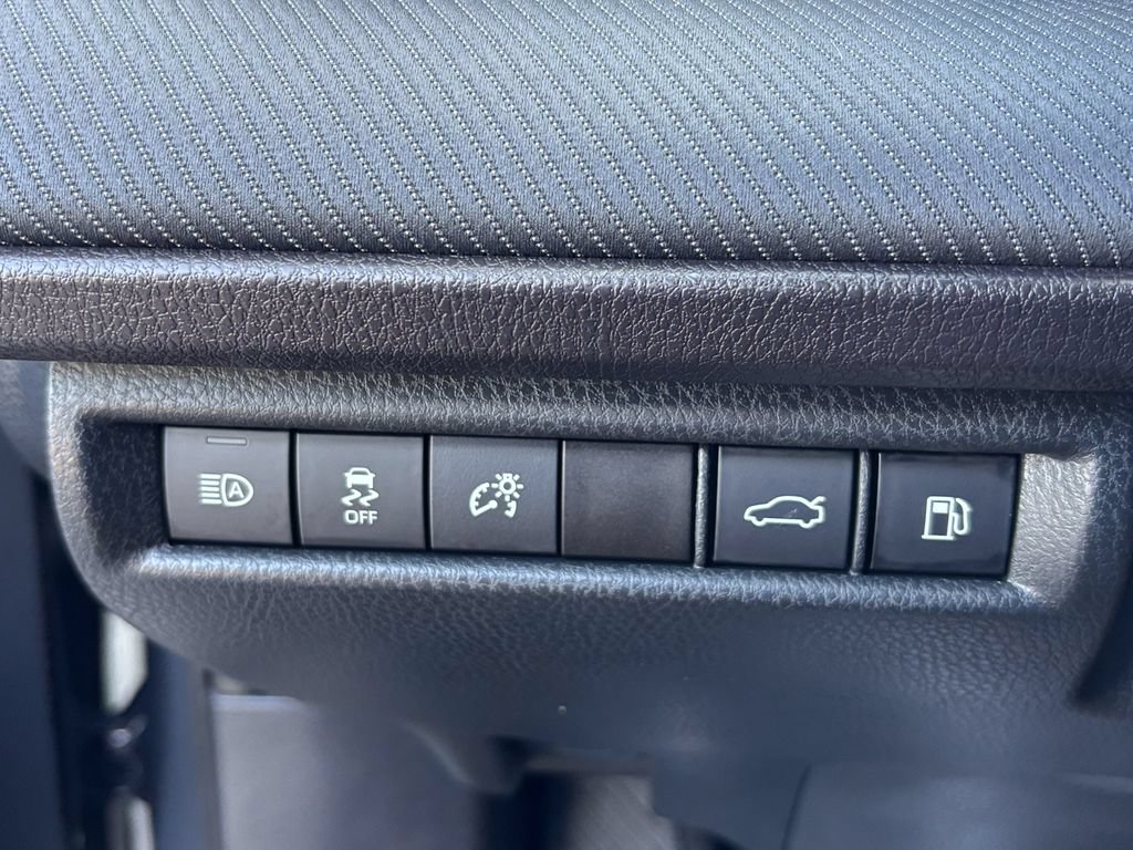Used 2025 Toyota Camry SE FWD image 28