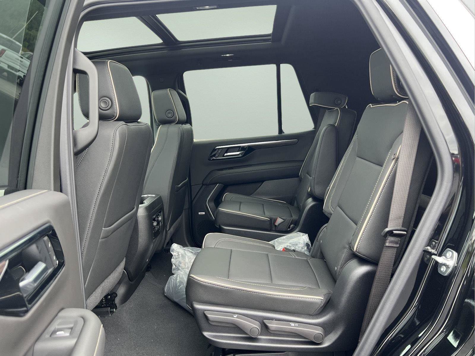 New 2026 Chevrolet Tahoe Premier w/ Sun And Tow Package AWD/4WD image 13