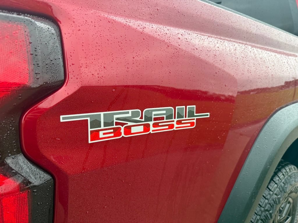 Used 2026 Chevrolet Colorado Trail Boss AWD/4WD image 4