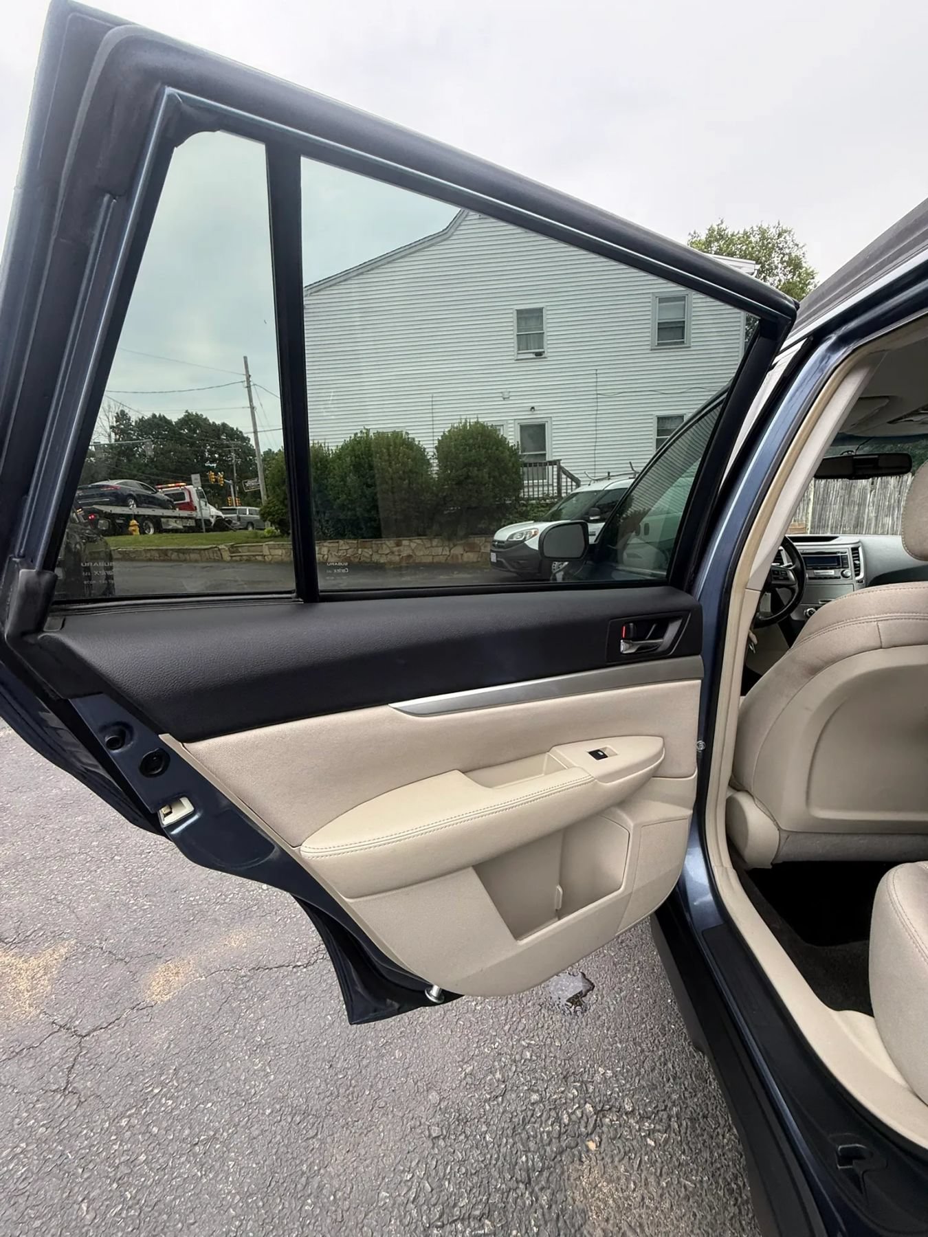 Used 2013 Subaru Outback 2.5i Premium w/ All-Weather Pkg AWD/4WD image 16