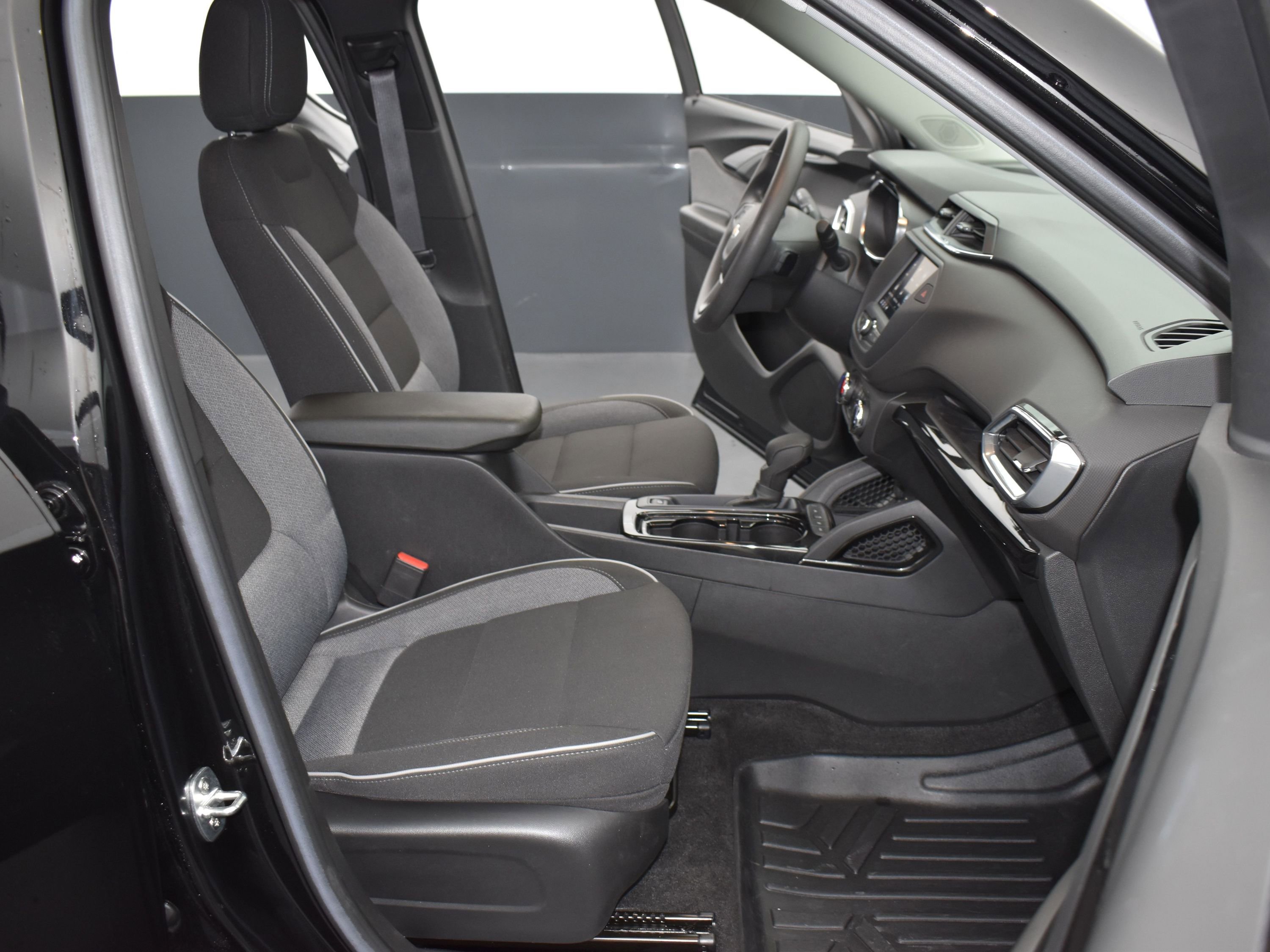 Used 2022 Chevrolet TrailBlazer LT AWD/4WD image 24