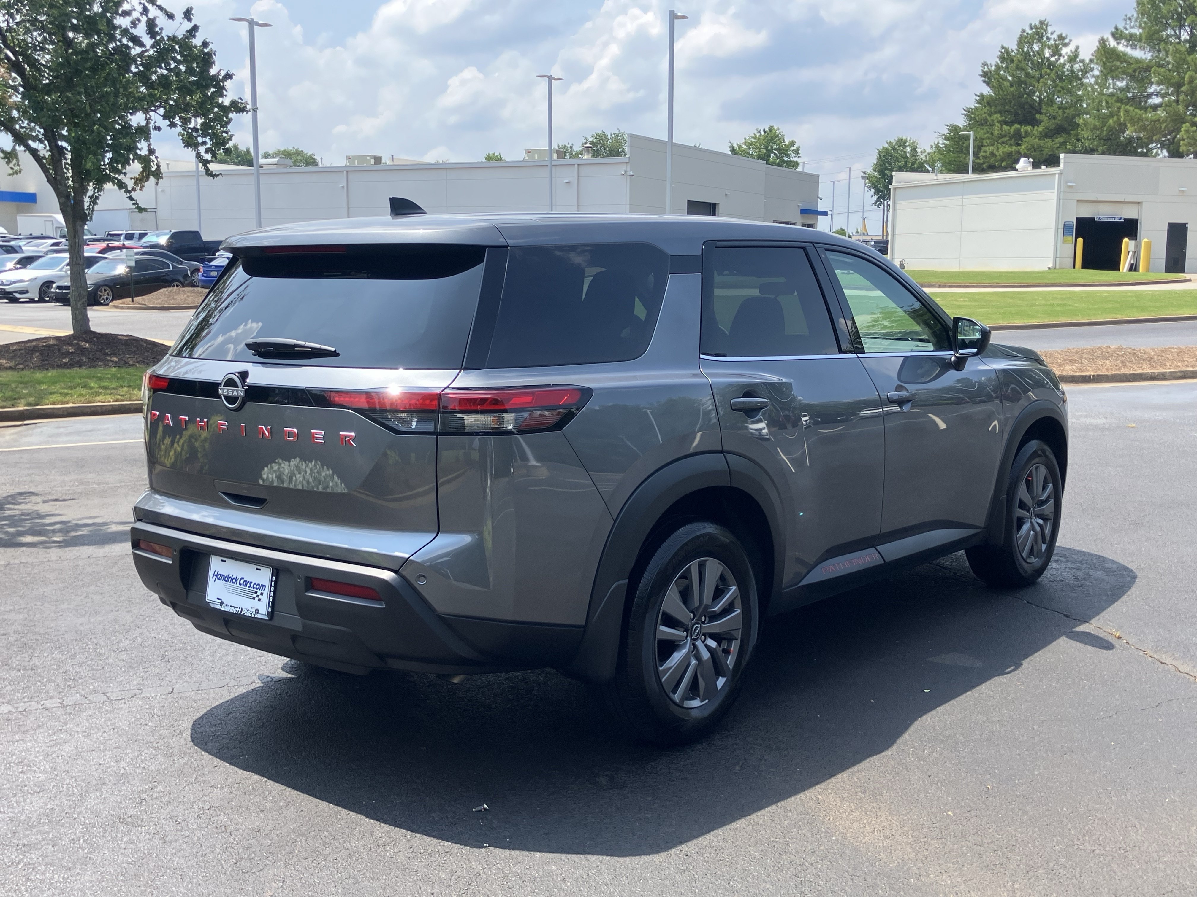Used 2025 Nissan Pathfinder S FWD image 10