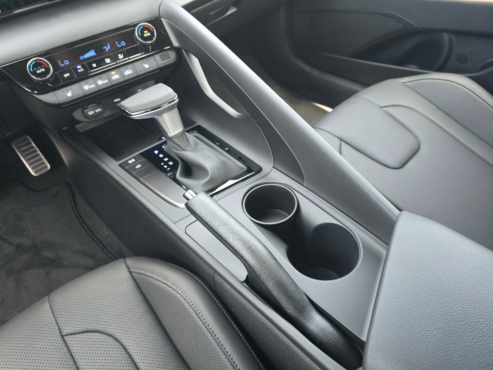 New 2026 Hyundai Elantra SEL Sport FWD image 16