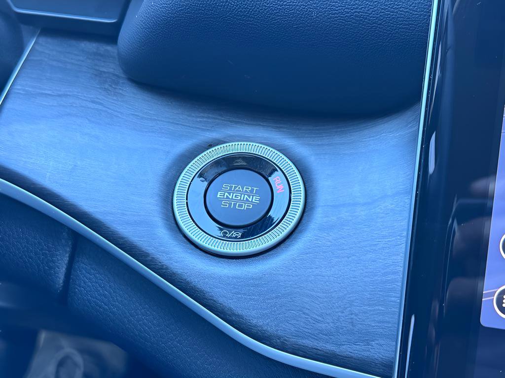 Used 2023 Jeep Grand Cherokee L Limited w/ Luxury Tech Group II image 29