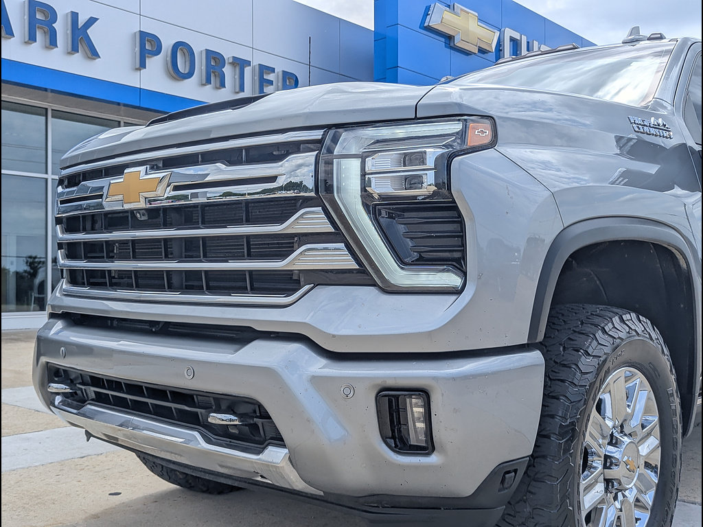 Used 2024 Chevrolet Silverado 2500 High Country w/ High Country Premium Package AWD/4WD image 12