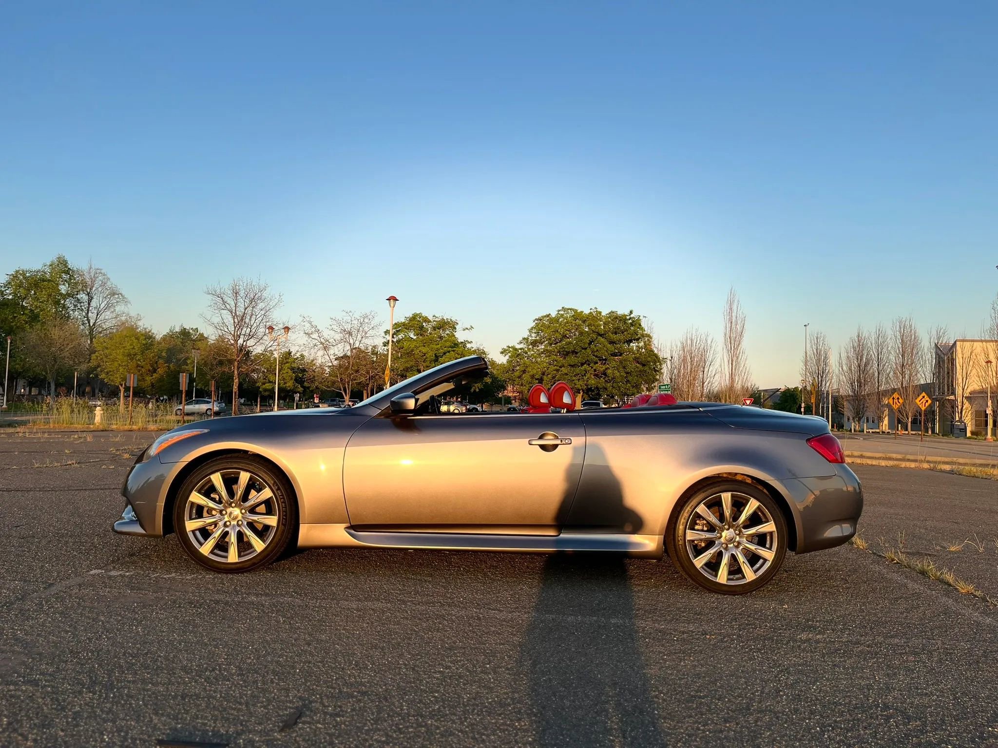 Used 2010 INFINITI G37 Anniversary Edition RWD image 8