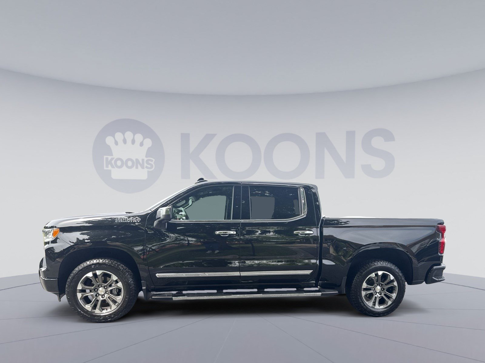 Used 2023 Chevrolet Silverado 1500 High Country AWD/4WD image 2