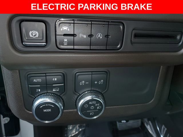 Used 2024 GMC Yukon SLT AWD/4WD image 19