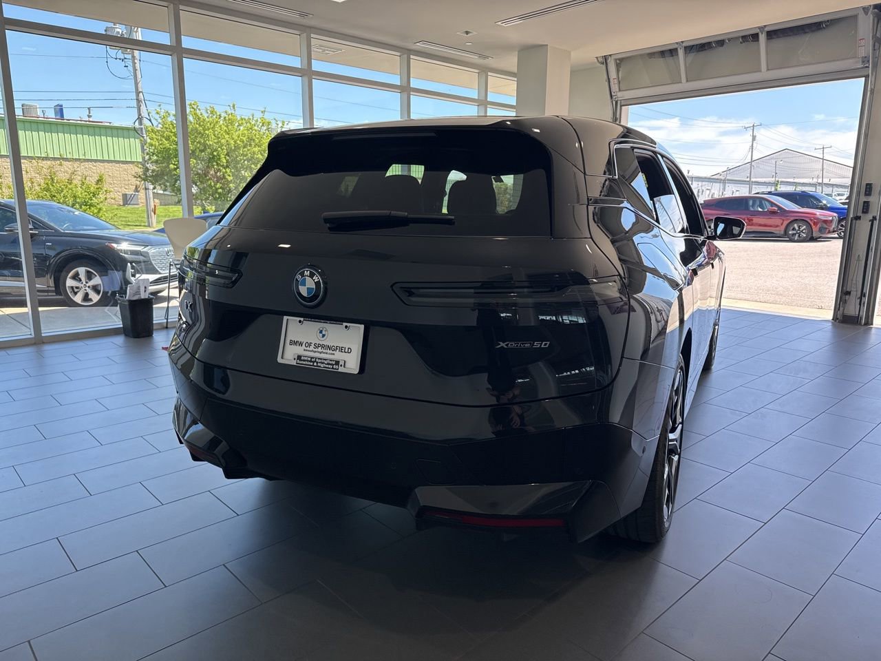 Used 2024 BMW iX xDrive50 w/ Sport Package image 7