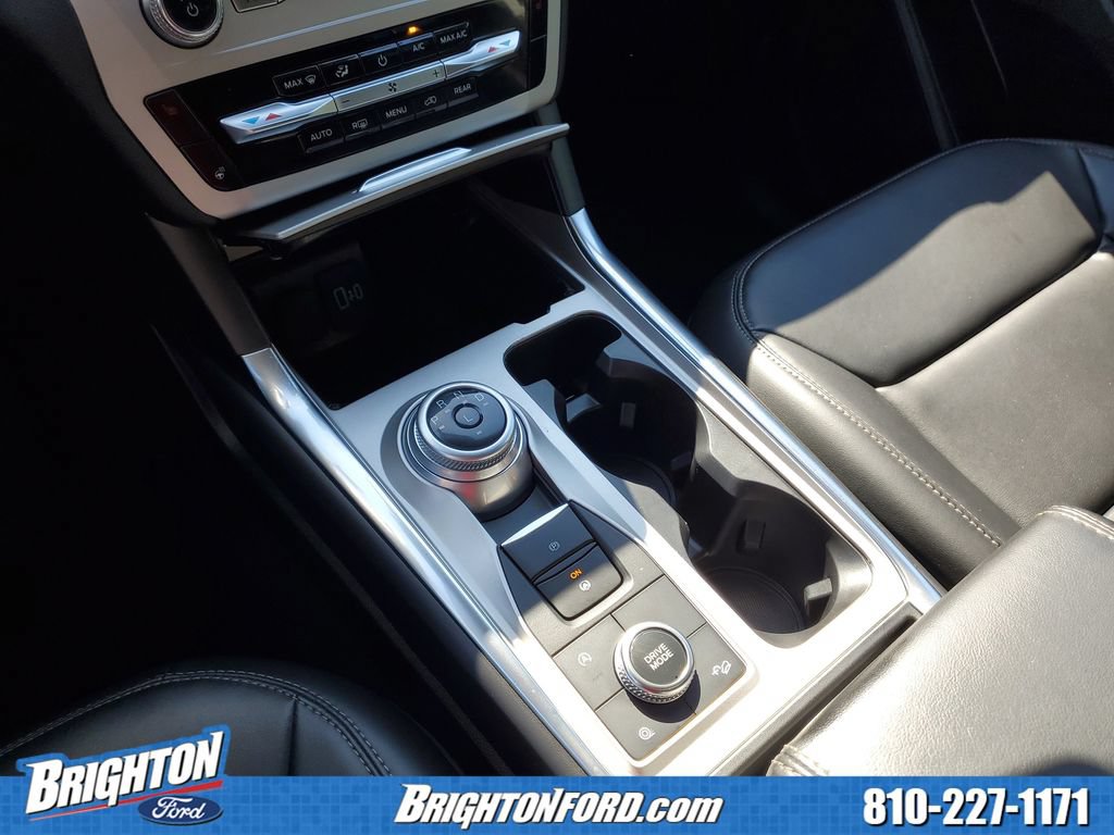 Used 2023 Ford Explorer XLT w/ Equipment Group 202A AWD/4WD image 30