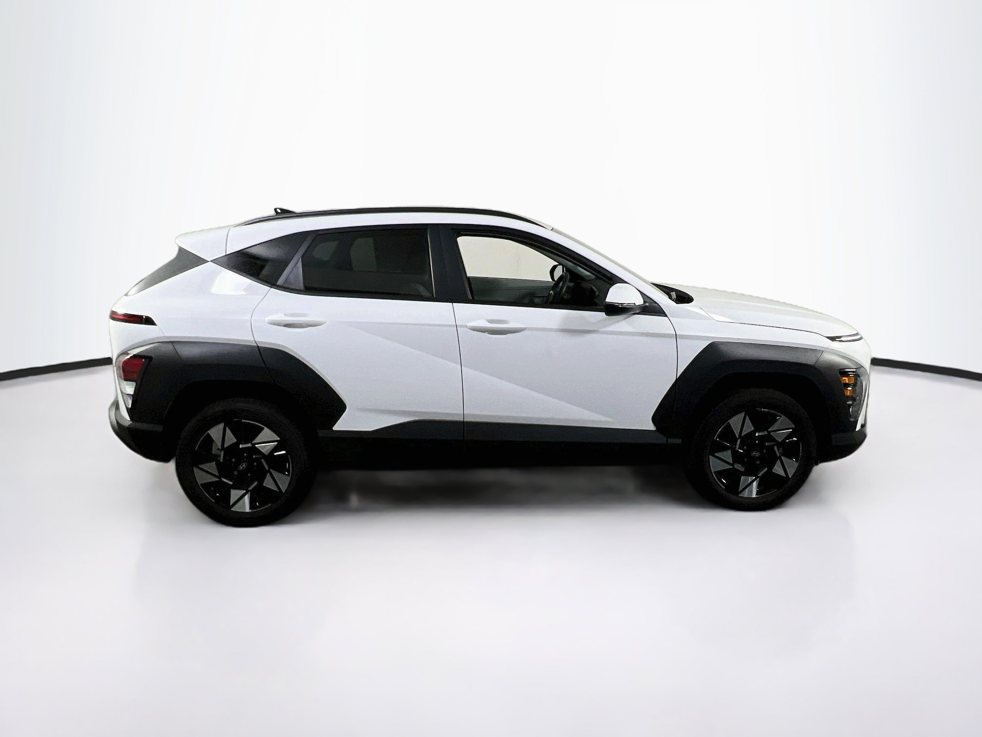 Used 2024 Hyundai Kona SEL w/ Convenience Package AWD/4WD image 4
