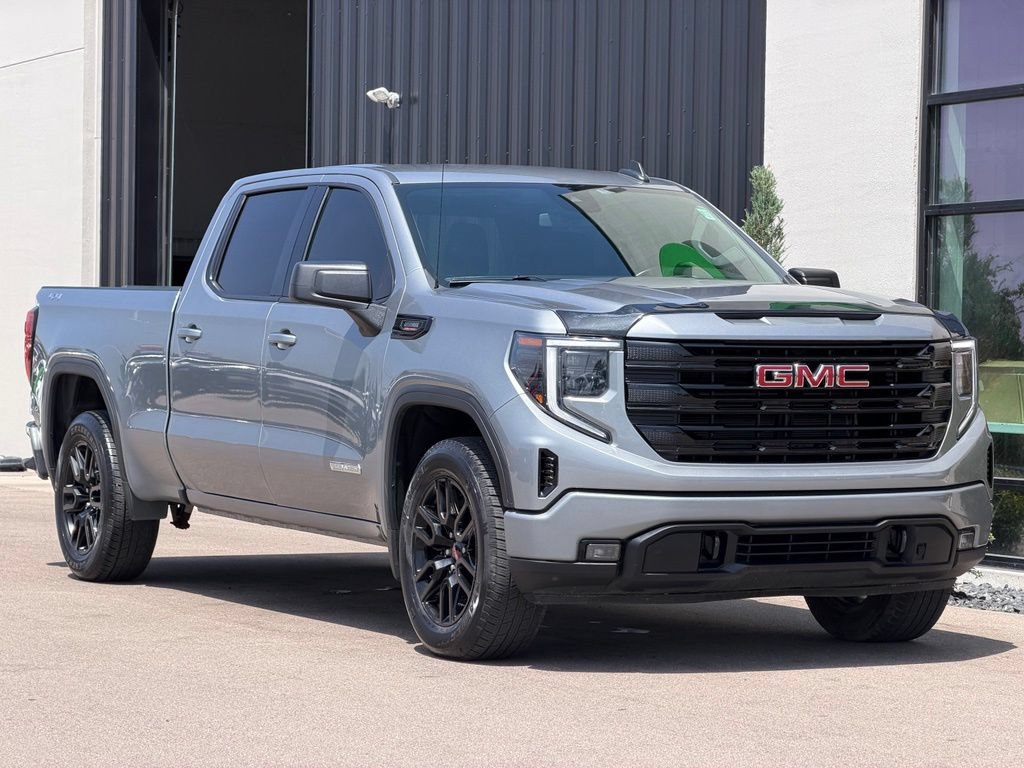 Used 2025 GMC Sierra 1500 Elevation AWD/4WD image 4