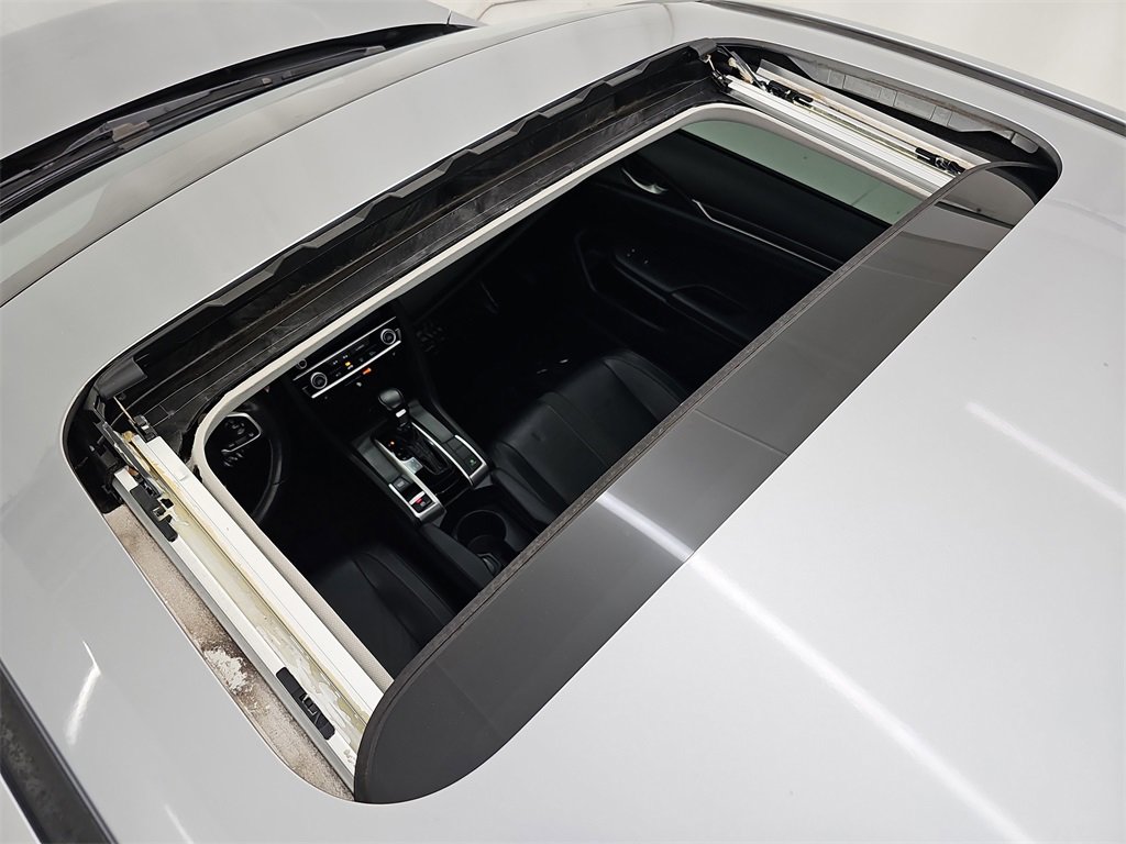 Used 2020 Honda Civic Touring image 34