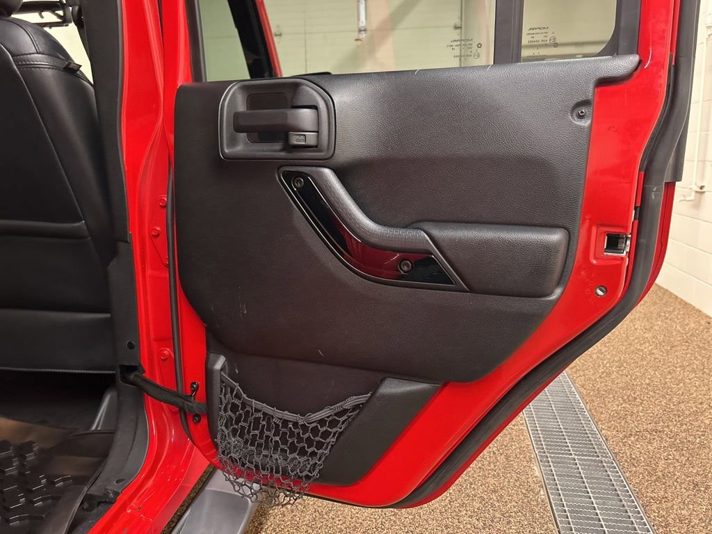 Used 2014 Jeep Wrangler Unlimited Sahara AWD/4WD image 12