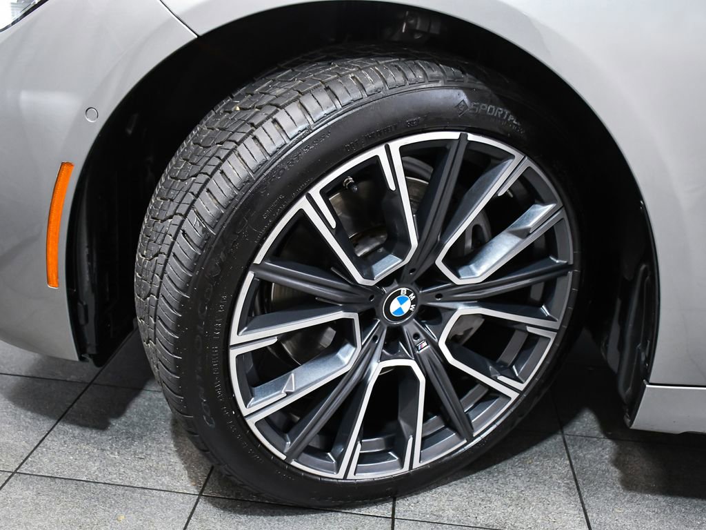 Used 2022 BMW 740i xDrive w/ M Sport Package image 7