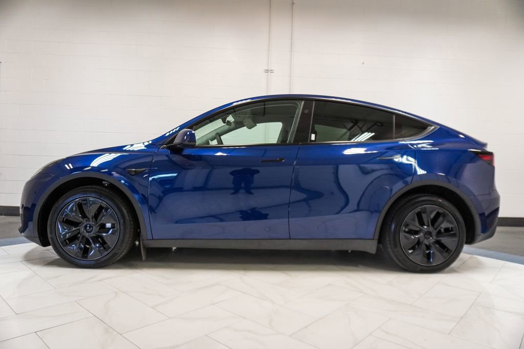 Used 2025 Tesla Model Y Long Range AWD/4WD image 28