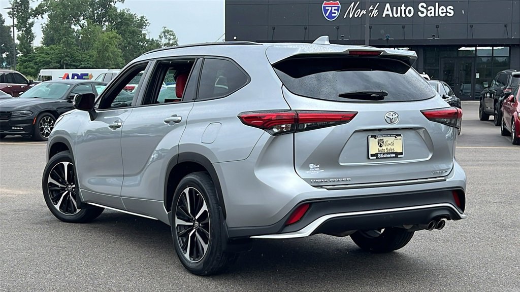 Used 2022 Toyota Highlander XSE image 7