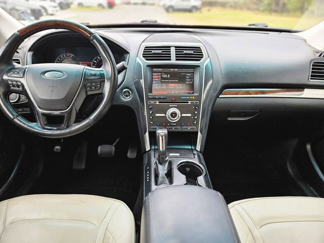 Used 2016 Ford Explorer Platinum image 15