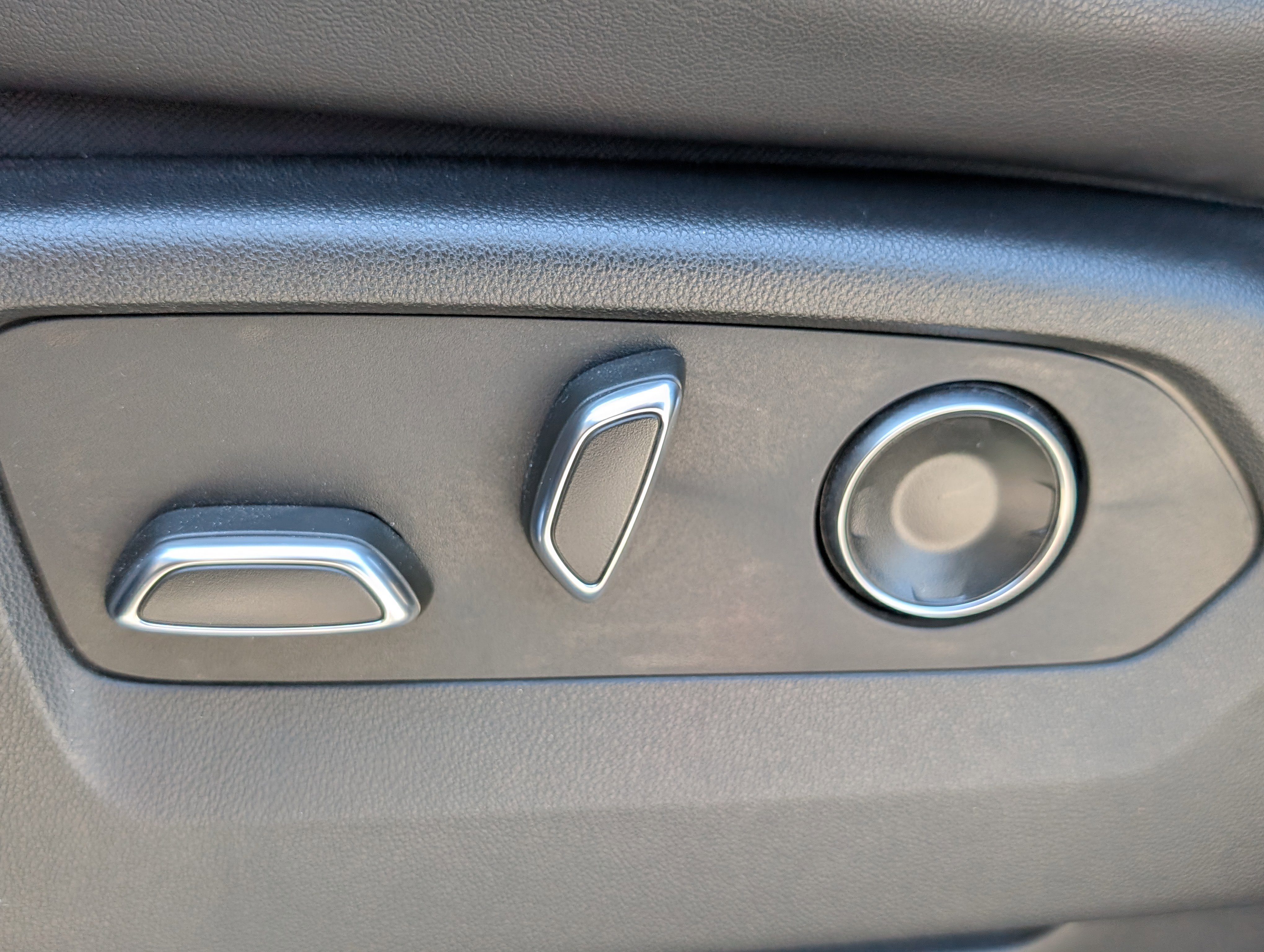 Used 2021 Cadillac Escalade Sport w/ Driver Assist Tech Package AWD/4WD image 26