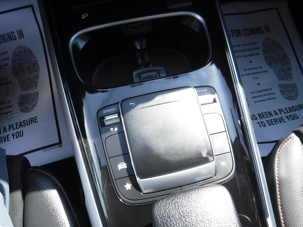 Used 2023 Mercedes-Benz GLB 250 image 19