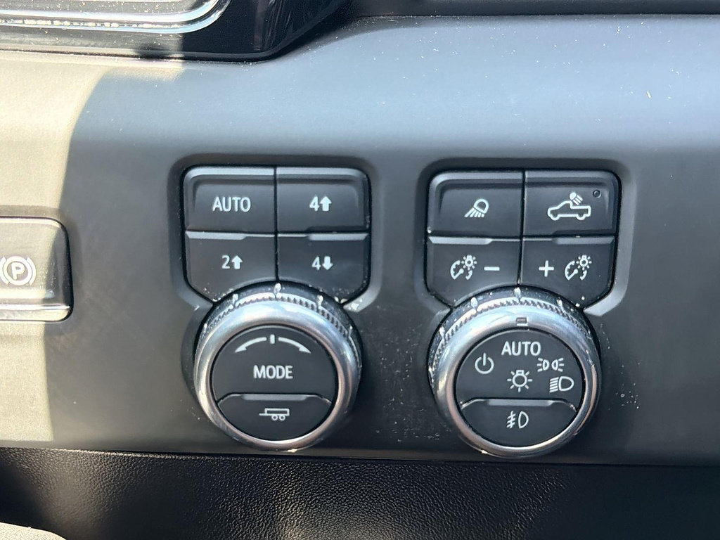 Used 2025 GMC Sierra 1500 AT4 AWD/4WD image 17
