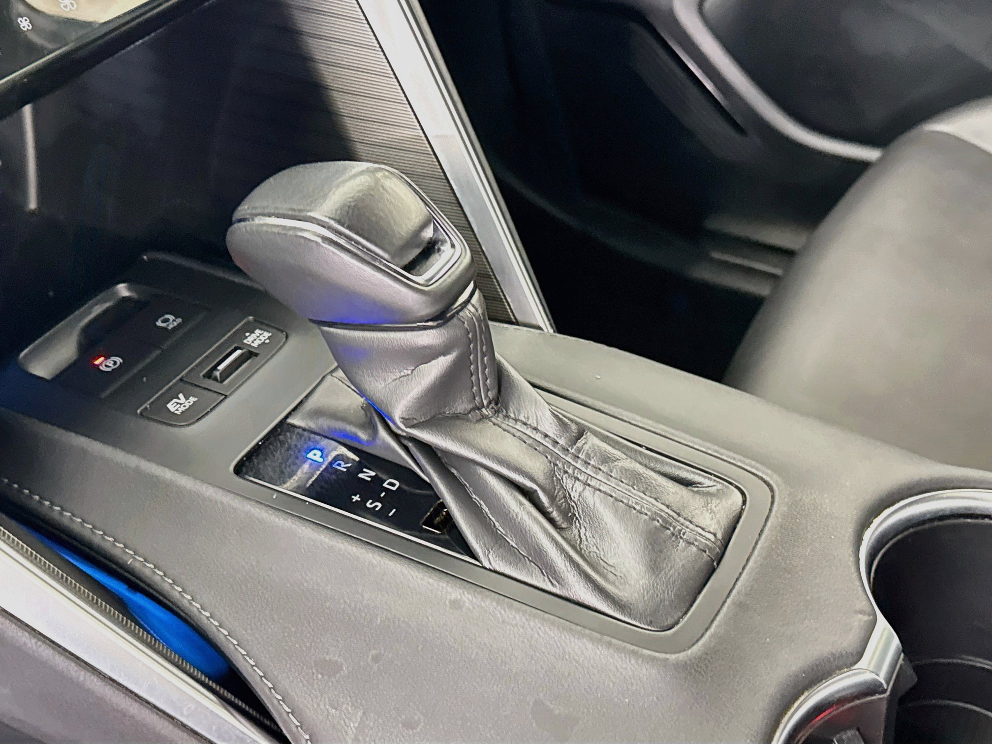 Certified 2024 Toyota Venza Nightshade AWD/4WD image 16