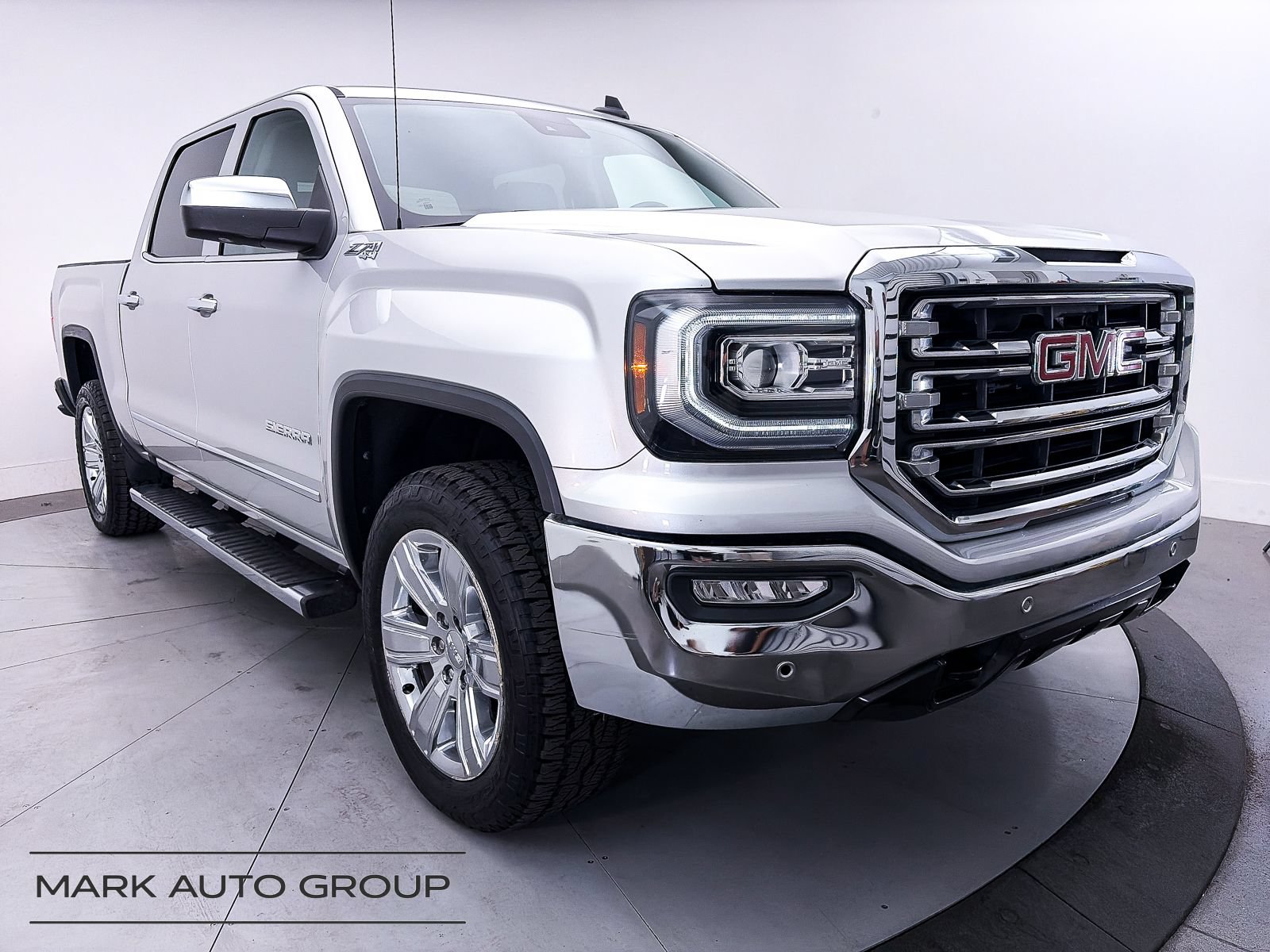 Used 2018 GMC Sierra 1500 SLT AWD/4WD image 1