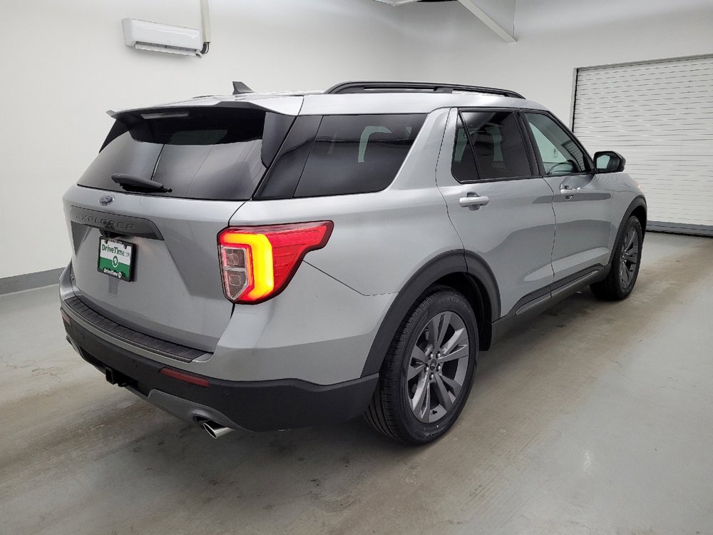 Used 2022 Ford Explorer XLT w/ Equipment Group 202A RWD image 9