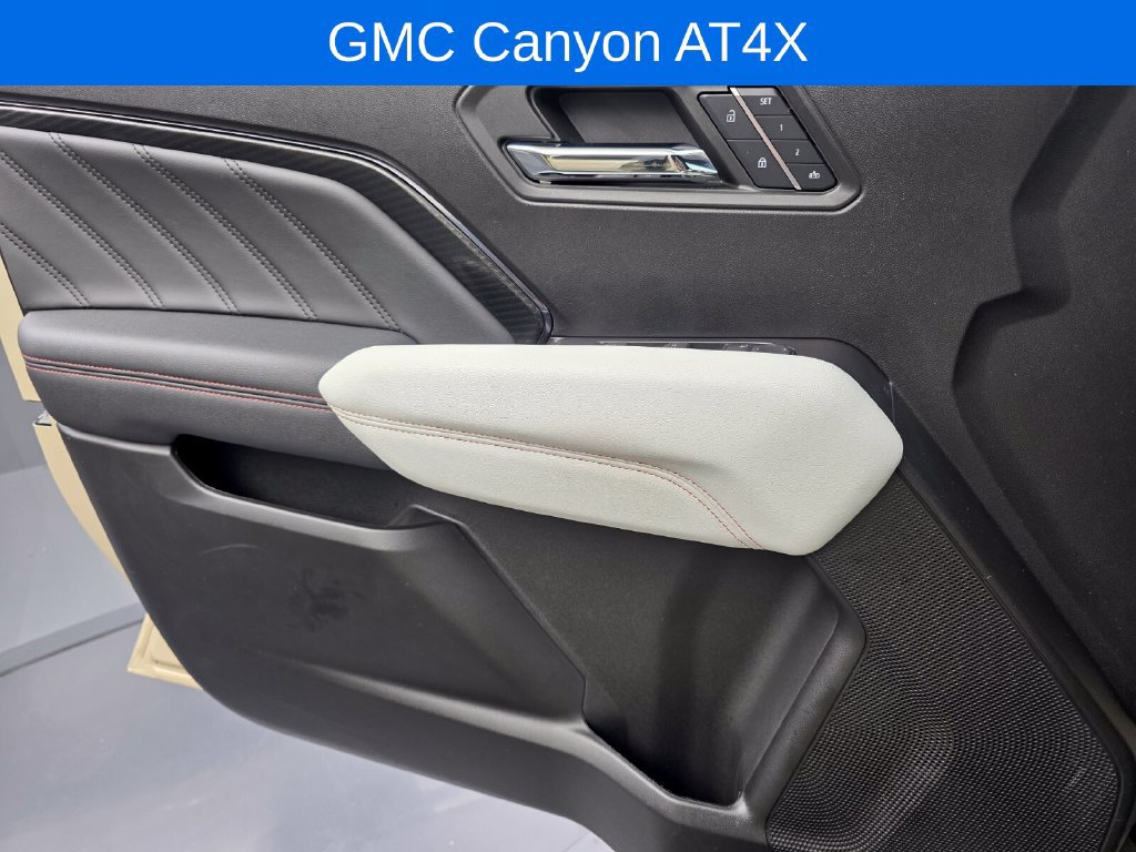 Used 2024 GMC Canyon AT4X AWD/4WD image 23