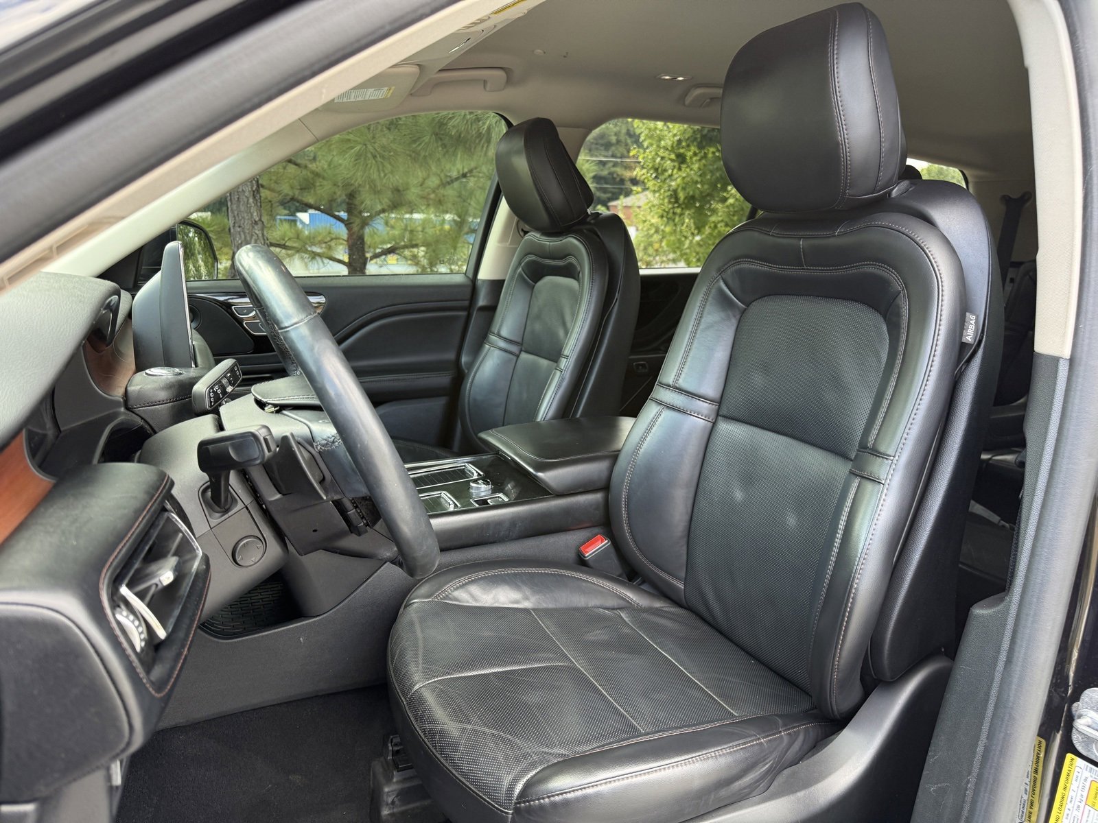 Used 2020 Lincoln Aviator Reserve w/ Elements Package Plus image 37