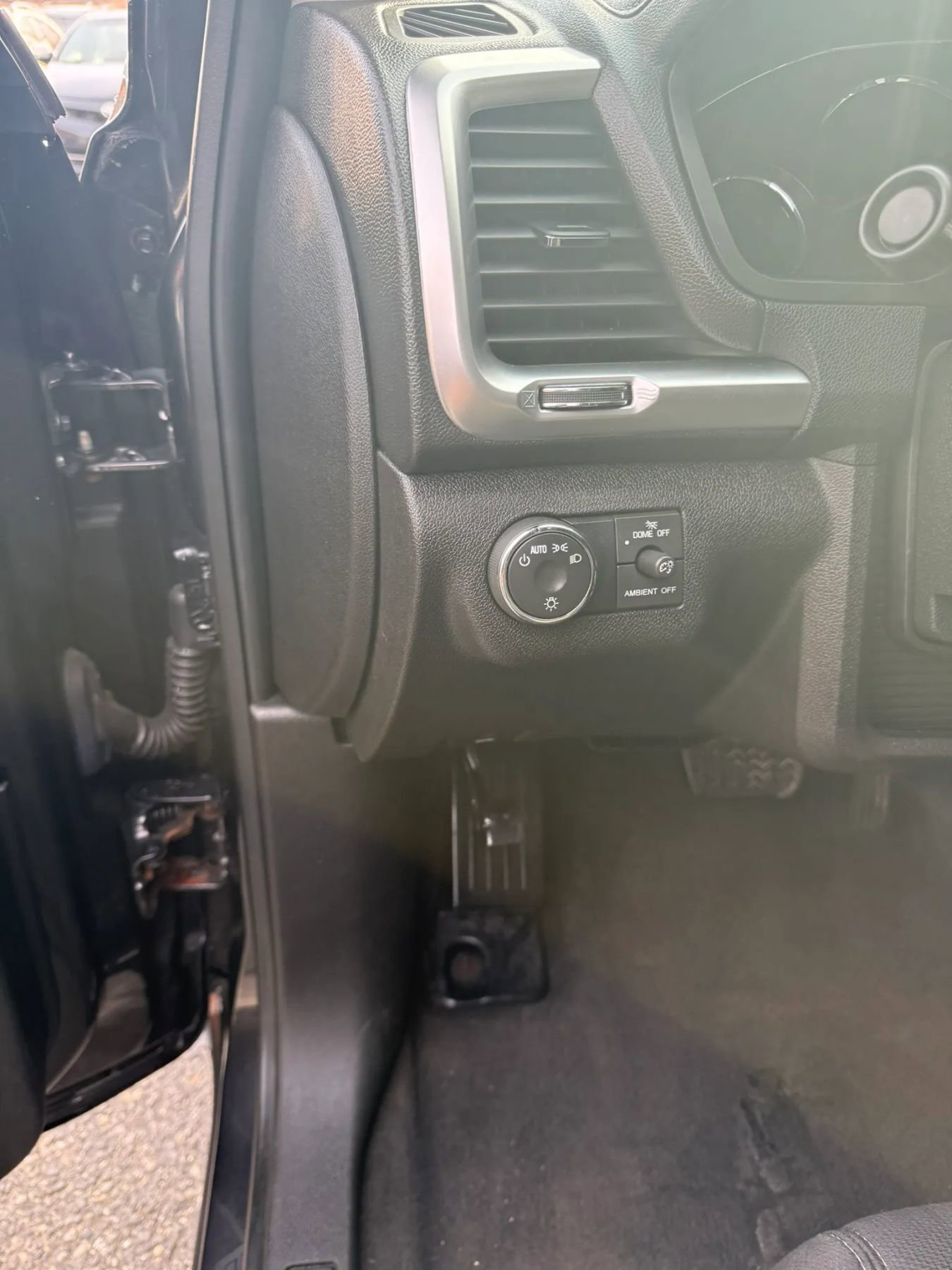 Used 2014 GMC Acadia SLE image 39
