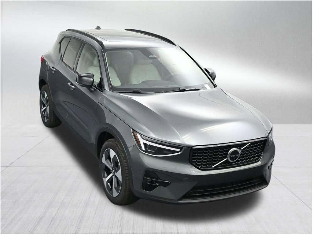 New 2026 Volvo XC40 B5 Plus w/ Protection Package Premier AWD/4WD image 19