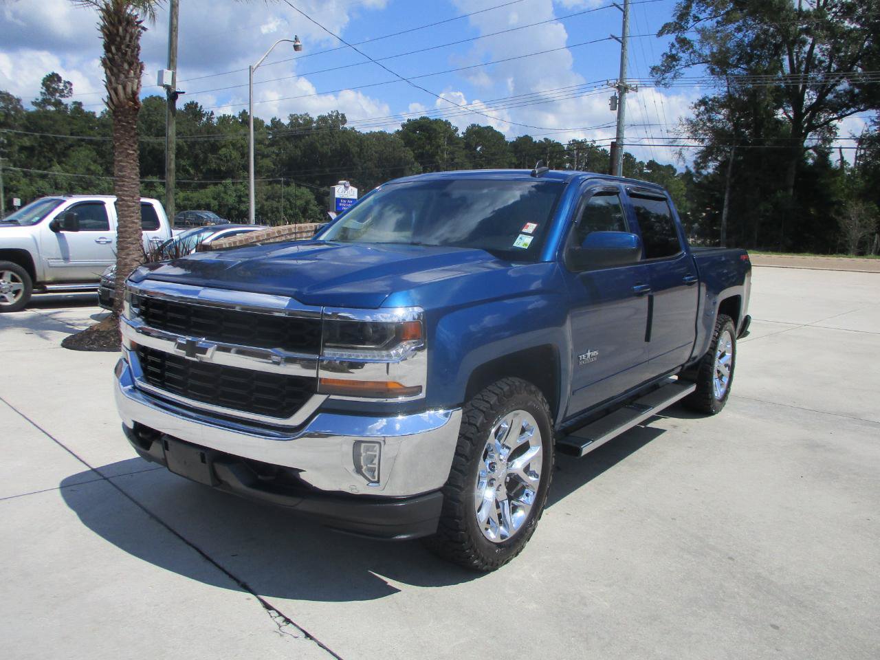 Used 2018 Chevrolet Silverado 1500 LT w/ Texas Edition AWD/4WD image 22