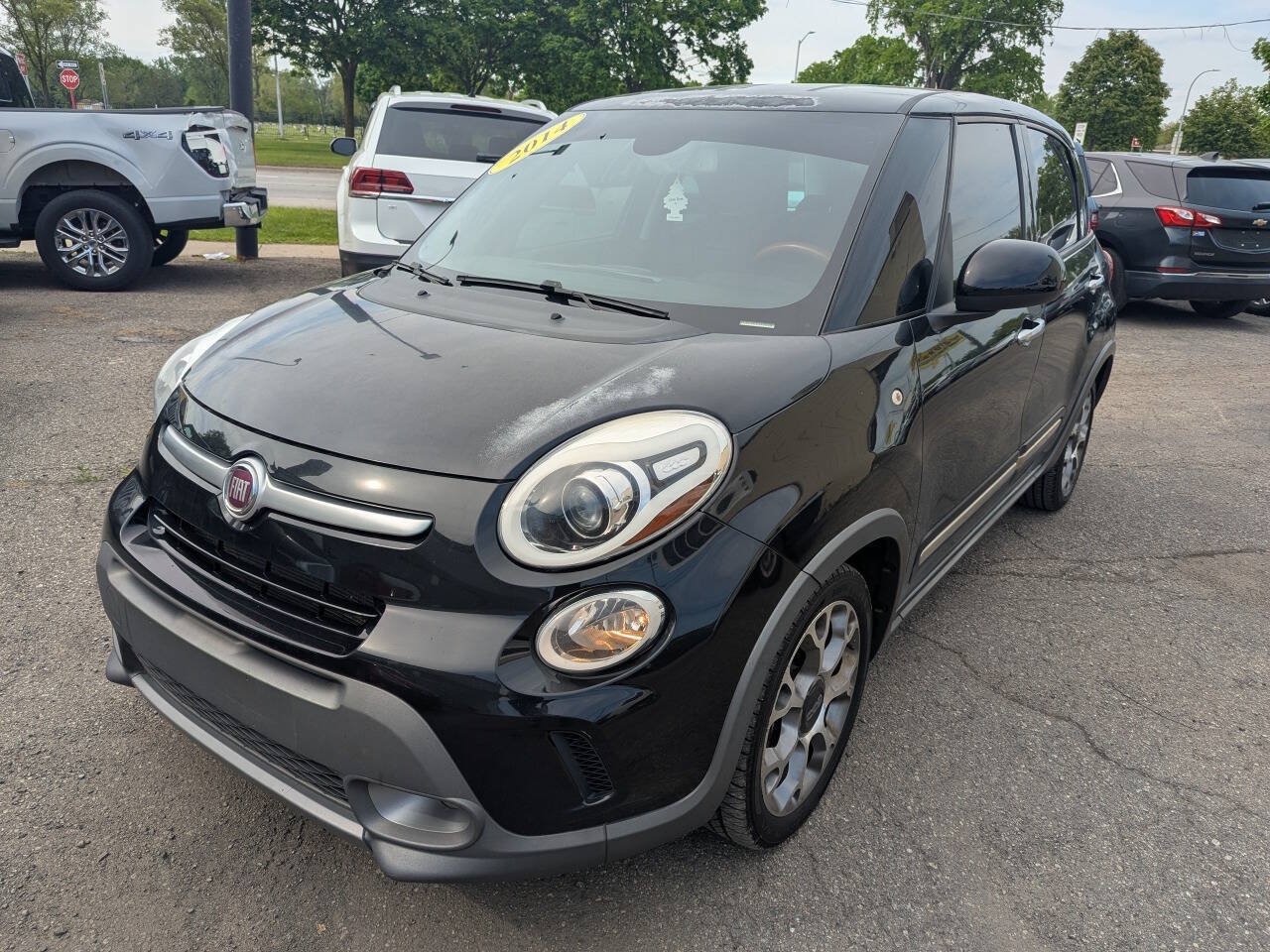 Used 2014 FIAT 500L Trekking w/ Popular Equipment Group FWD image 3
