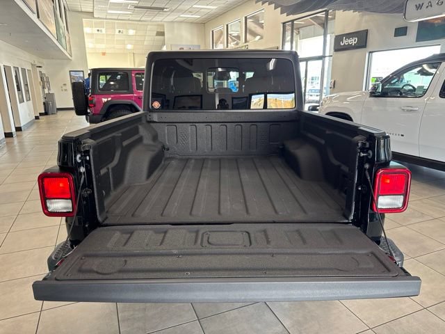 New 2026 Jeep Gladiator Sport AWD/4WD image 4