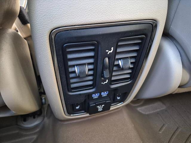 Used 2014 Jeep Grand Cherokee Overland w/ Advanced Technology Group AWD/4WD image 26