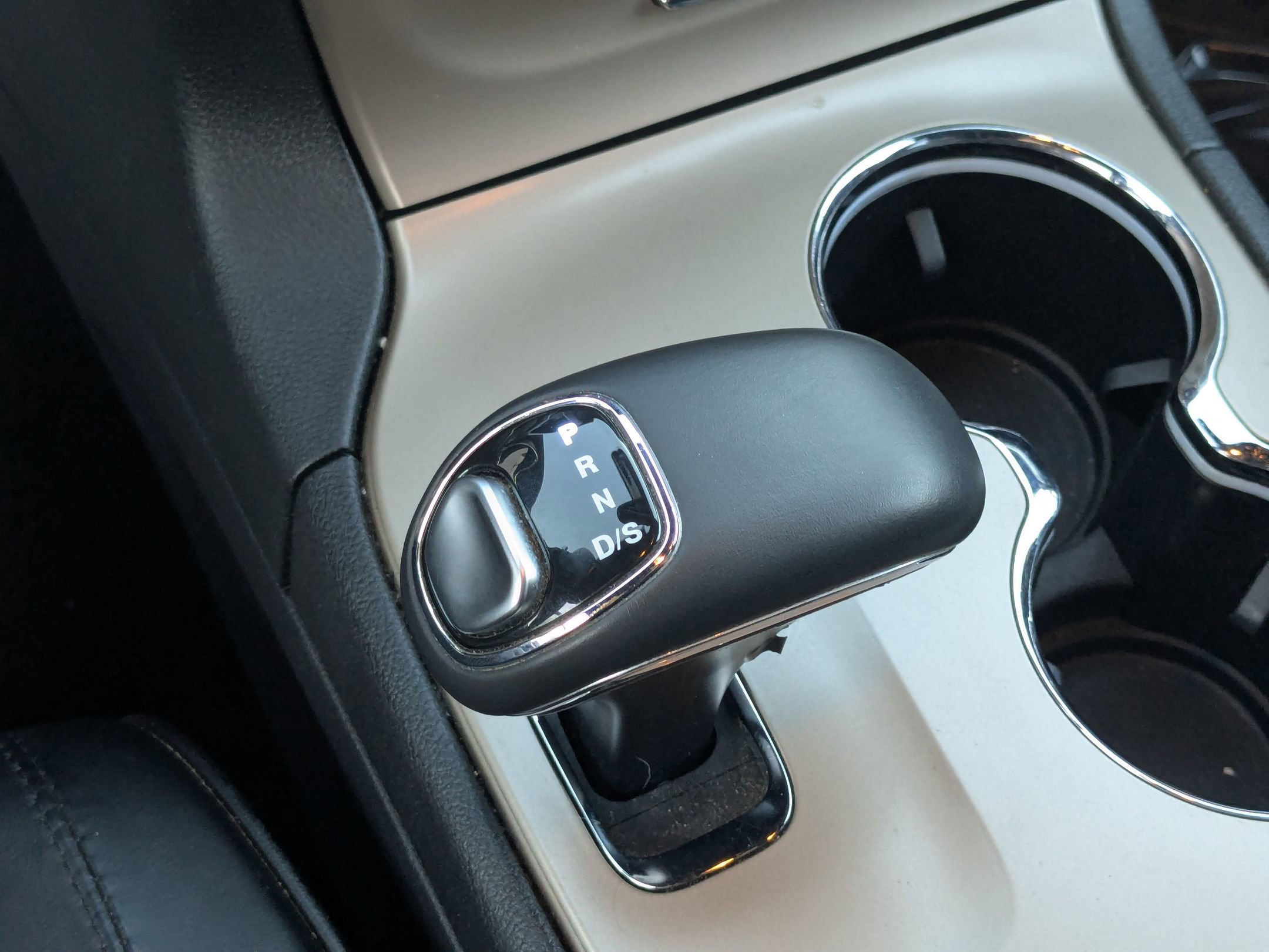 Used 2015 Jeep Grand Cherokee Summit w/ Platinum Series Group image 24