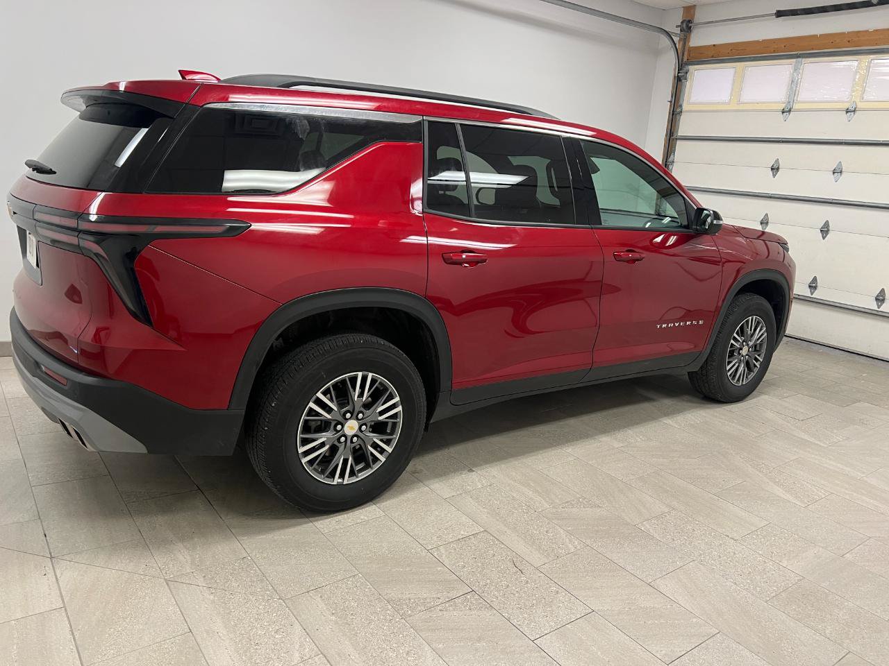Used 2026 Chevrolet Traverse LT AWD/4WD image 10