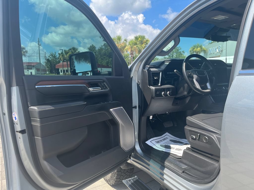 Used 2024 GMC Sierra 2500 Denali w/ Denali Reserve Package AWD/4WD image 14
