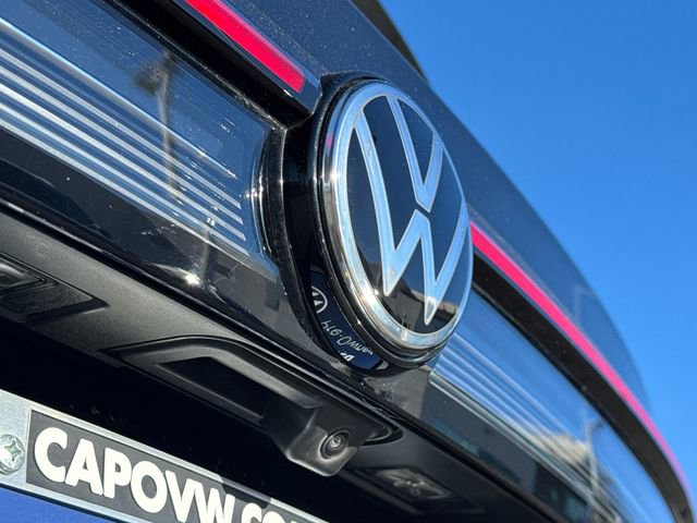 Certified 2025 Volkswagen Taos SE image 15