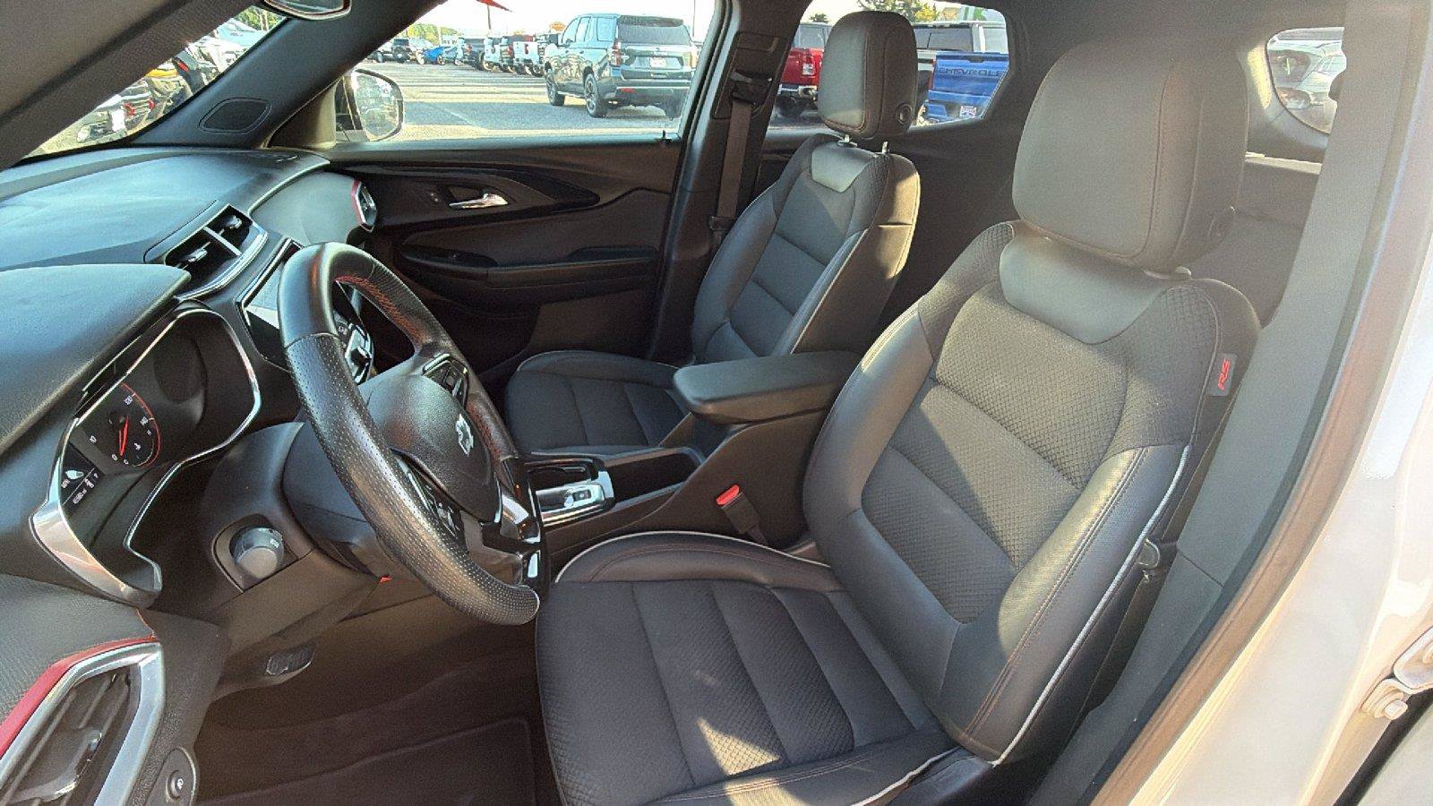 Used 2023 Chevrolet TrailBlazer RS w/ Convenience Package FWD image 4